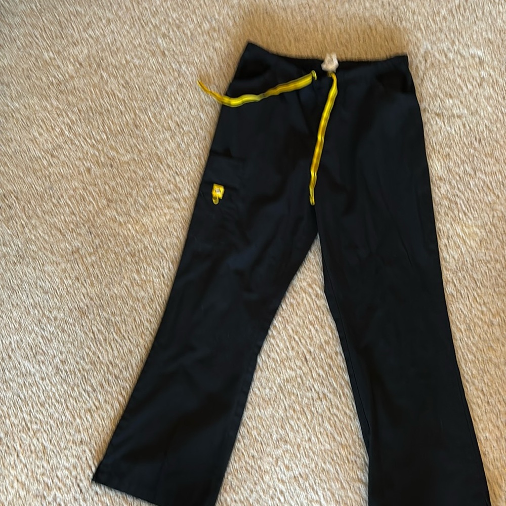 Wonder wink scrub pants, black, size medium.